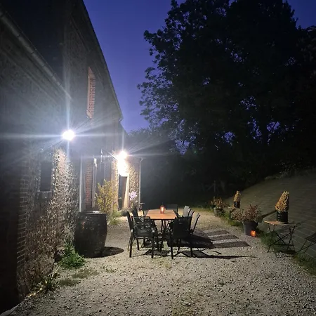 - Fetes Autorisees & Jacuzzi Holiday home *