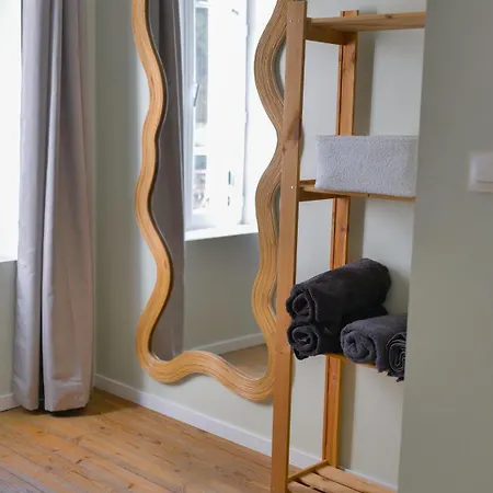 - Fetes Autorisees & Jacuzzi *