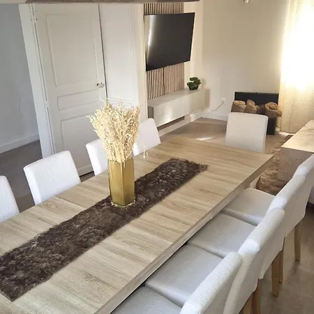 - Fetes Autorisees & Jacuzzi 別荘