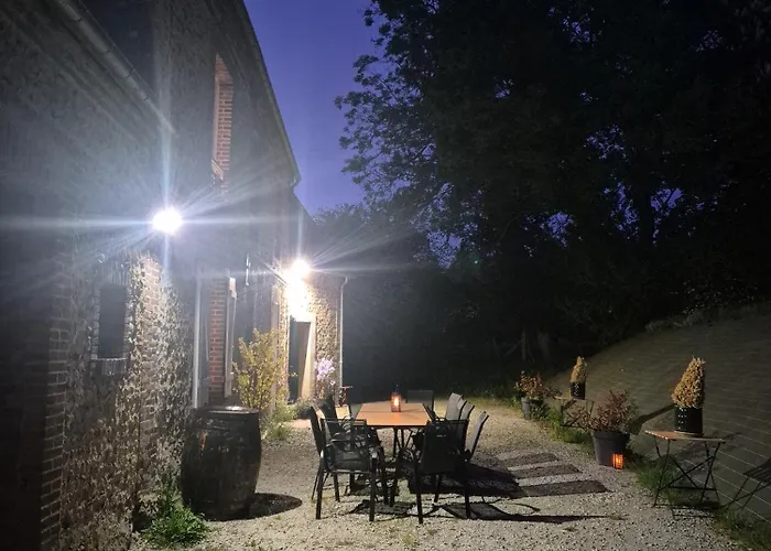 - Fetes Autorisees & Jacuzzi Holiday home *