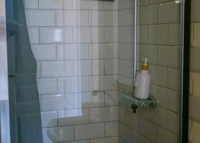 - Fetes Autorisees & Jacuzzi Les Aspres