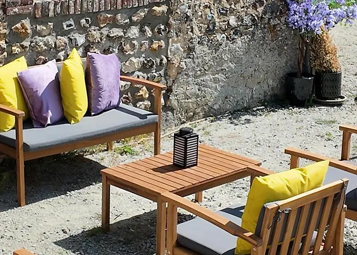 - Fetes Autorisees & Jacuzzi Holiday home *