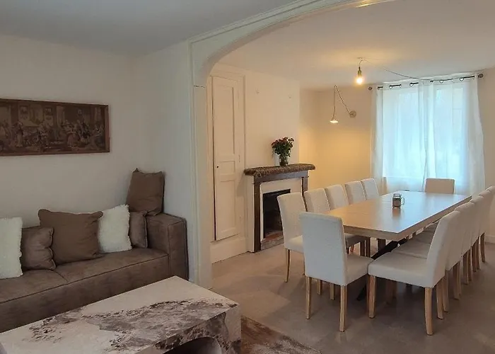 - Fetes Autorisees & Jacuzzi *