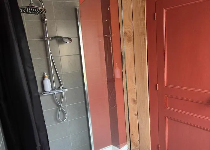 - Fetes Autorisees & Jacuzzi Les Aspres