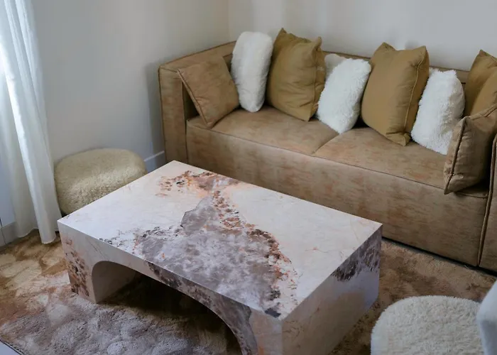 - Fetes Autorisees & Jacuzzi