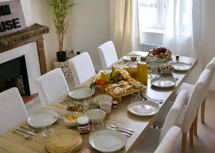 - Fetes Autorisees & Jacuzzi *