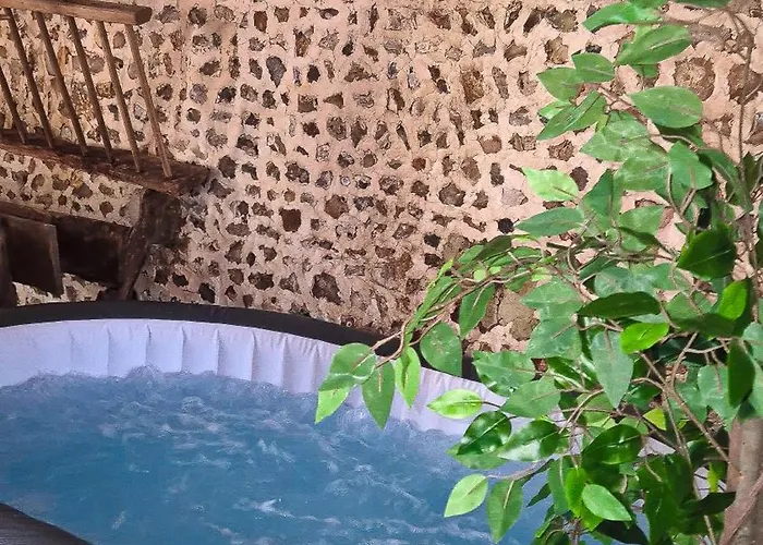 - Fetes Autorisees & Jacuzzi *