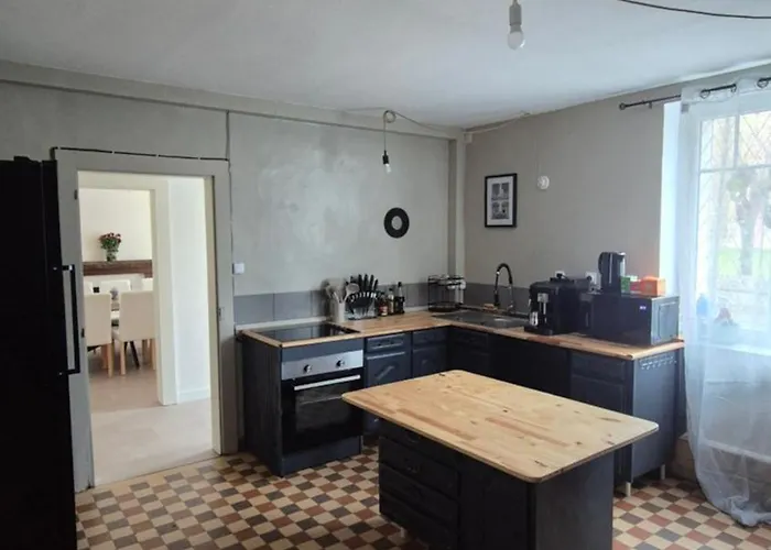 - Fetes Autorisees & Jacuzzi Holiday home