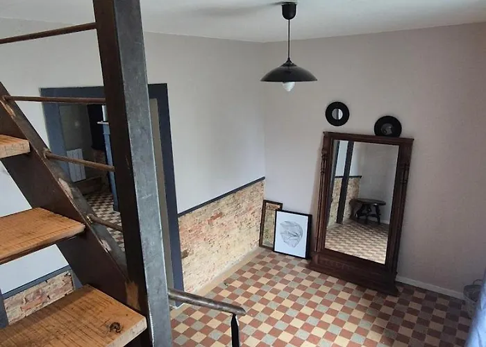 - Fetes Autorisees & Jacuzzi *