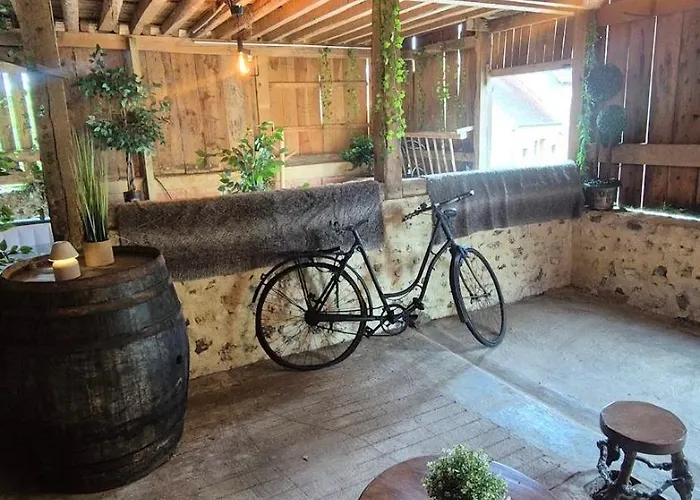 - Fetes Autorisees & Jacuzzi Holiday home *