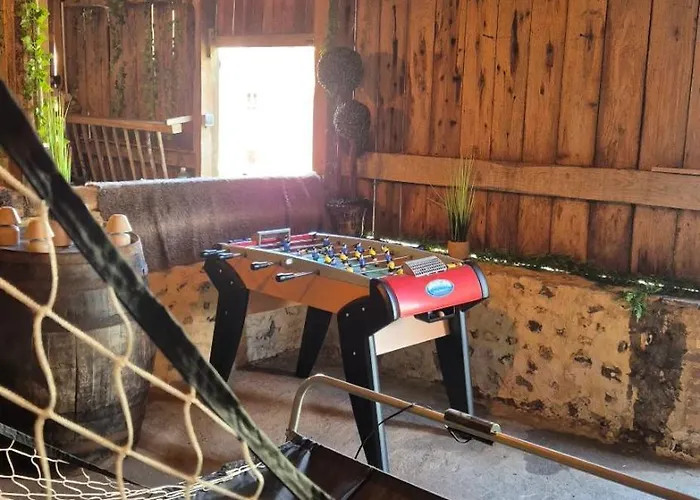 - Fetes Autorisees & Jacuzzi *