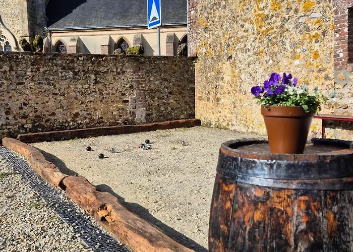 - Fetes Autorisees & Jacuzzi Holiday home *